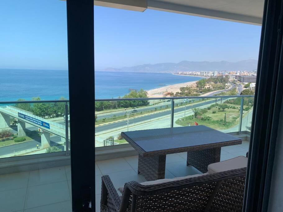 Luxury Penthouse With Amazing Sea View First Row
