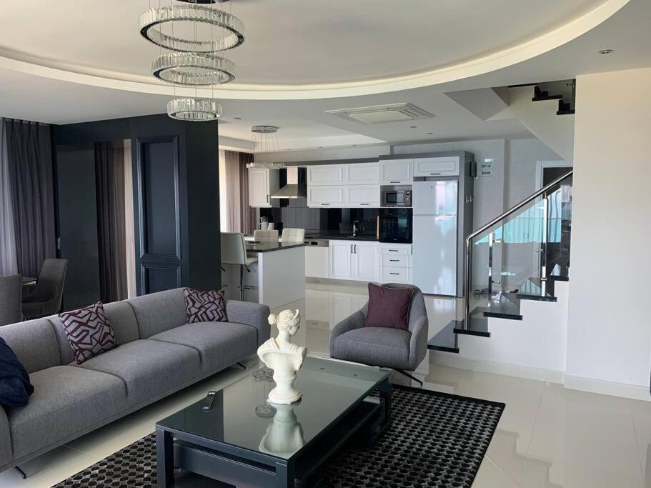 Leilighet Luxury Penthouse With Amazing Sea View First Row