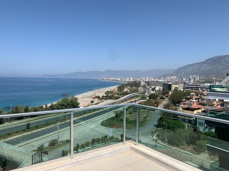 Lejlighed Luxury Penthouse With Amazing Sea View First Row